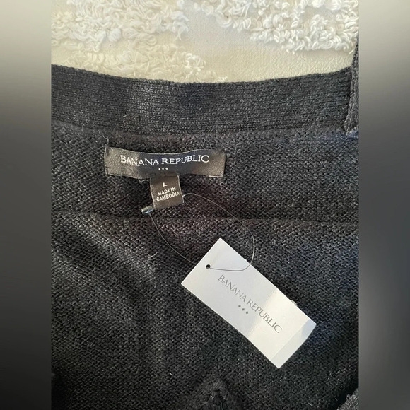 Banana Republic Wide-Trim Sweater Tank - Picture 5 of 9